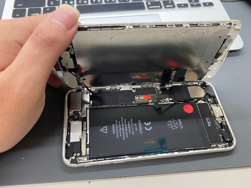 我的iPhone電池緊急救援記🔋!感恩Dr.A,現場評估快速 我的iPhone電池緊急救援記🔋!感恩Dr.A,現場評估快速