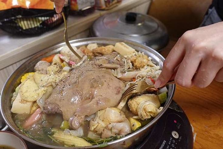 踏輕胡椒鴨VS黃慶賓羊肉爐推薦評價 》料理創意大比拼：胡椒鴨